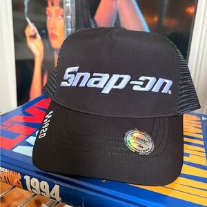 Snap-On tools mesh snapback hat black